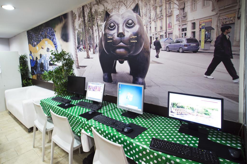 Center-Ramblas Guest House Barcelona מראה חיצוני תמונה